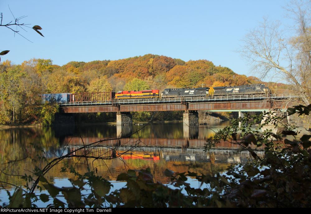 NS 4086 on 929-22